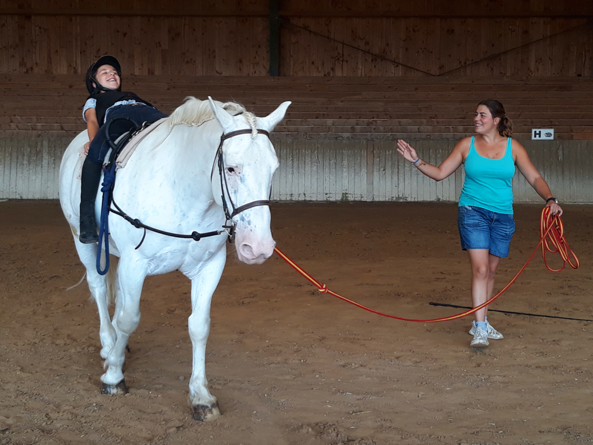 Cours de Voltige au poney club Cours de Voltige au poney club