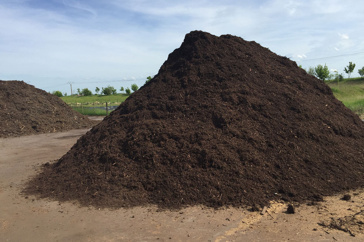 Découvrez le " Crott'in de Grilly ", fumier de cheval composté dans le pays de gex