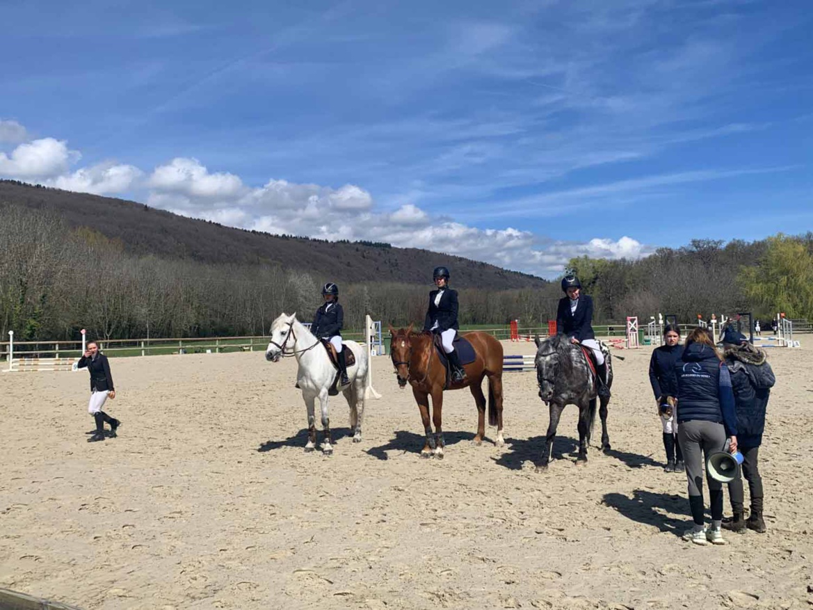 Retour sur notre challenge interclubs CSO aux Écuries du Rosey, centre équestre dans le pays de gex