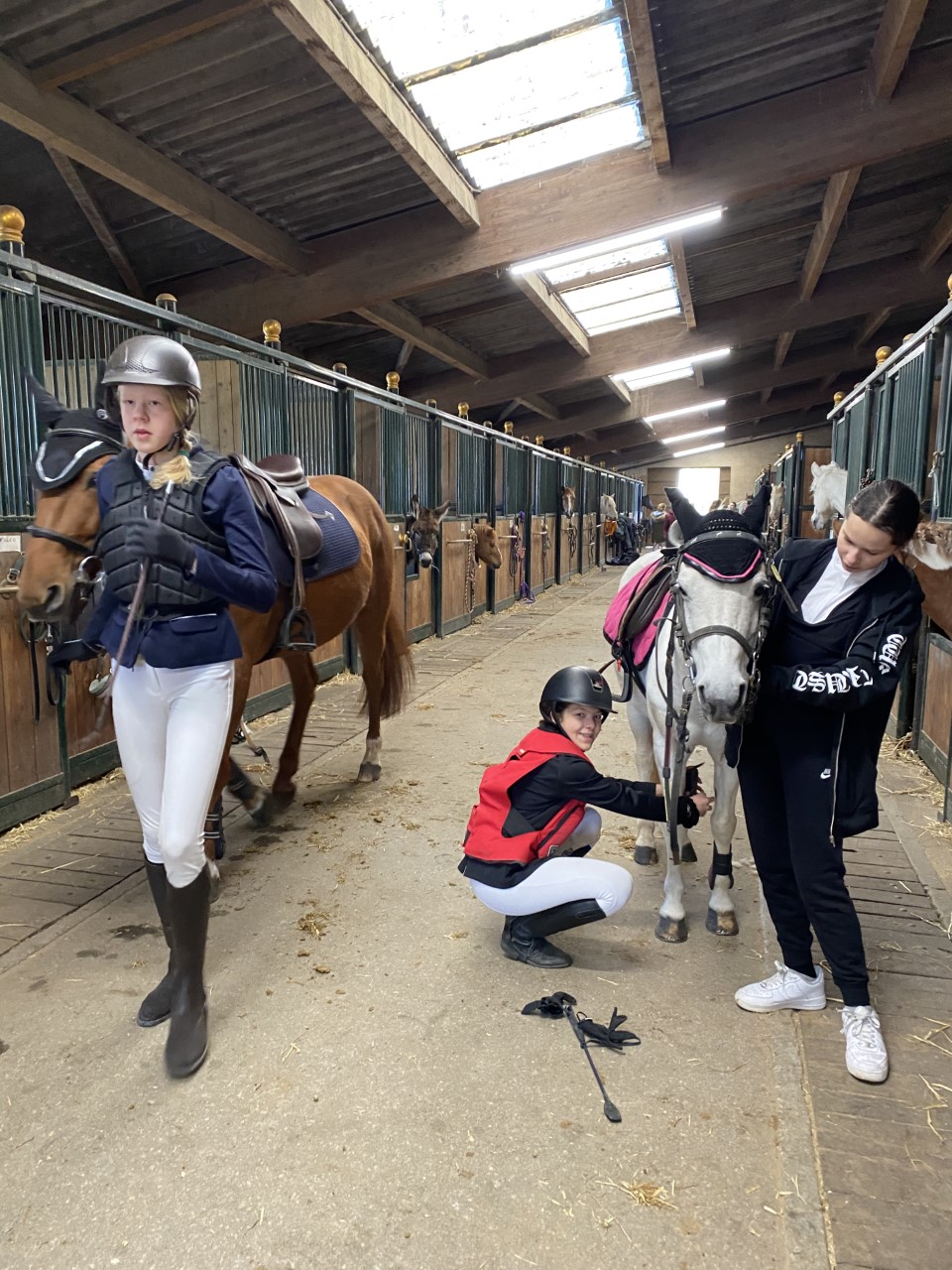 Retour sur notre challenge interclubs CSO aux Écuries du Rosey, centre équestre dans le pays de gex