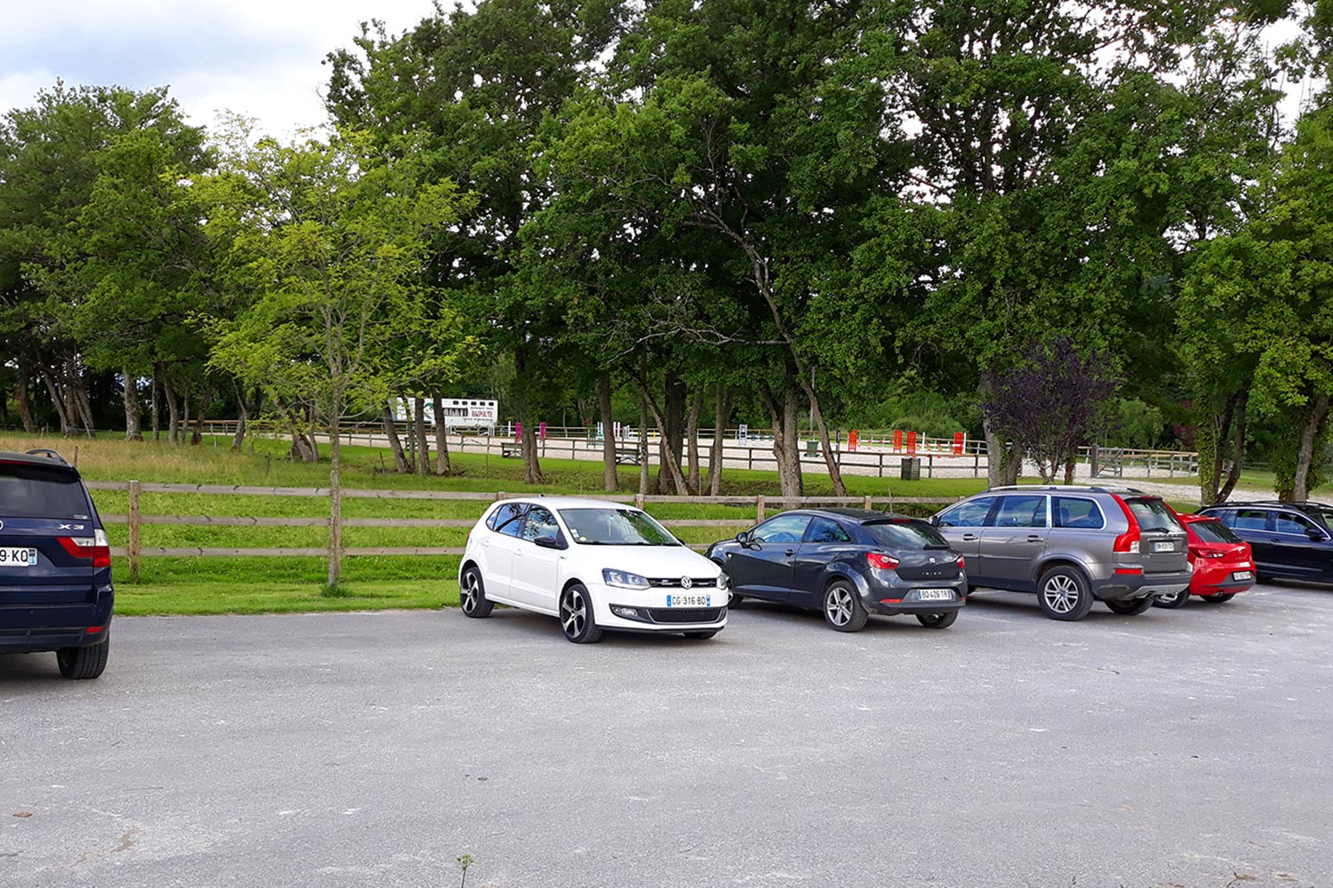 Les installations des Ecuries du Rosey, Centre Equestre dans le Pays de Gex Les installations des Ecuries du Rosey, Centre Equestre dans le Pays de Gex